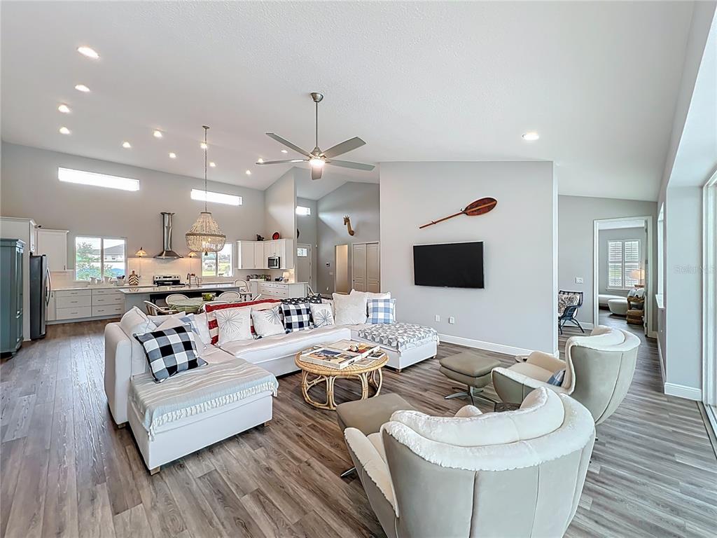 Groveland, Florida, 34736, United States, 5 Bedrooms Bedrooms, ,7 BathroomsBathrooms,Residential,For Sale,1906633
