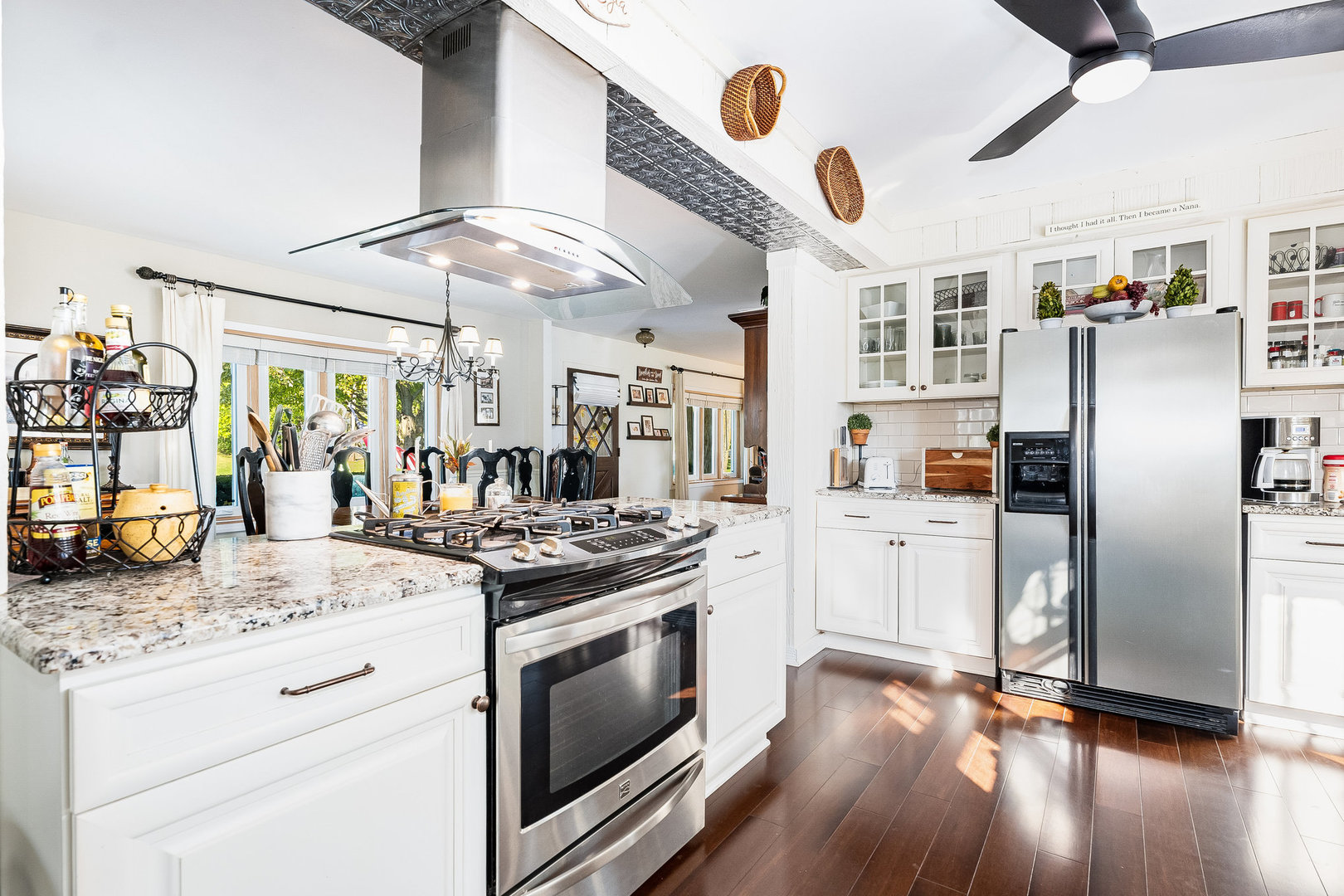 Naperville, Illinois, 60563, United States, 3 Bedrooms Bedrooms, ,3 BathroomsBathrooms,Residential,For Sale,1982481