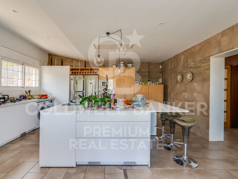 Cerdanyola del Vallès, Catalonia, ES, 4 Bedrooms Bedrooms, ,4 BathroomsBathrooms,Residential,For Sale,1613649