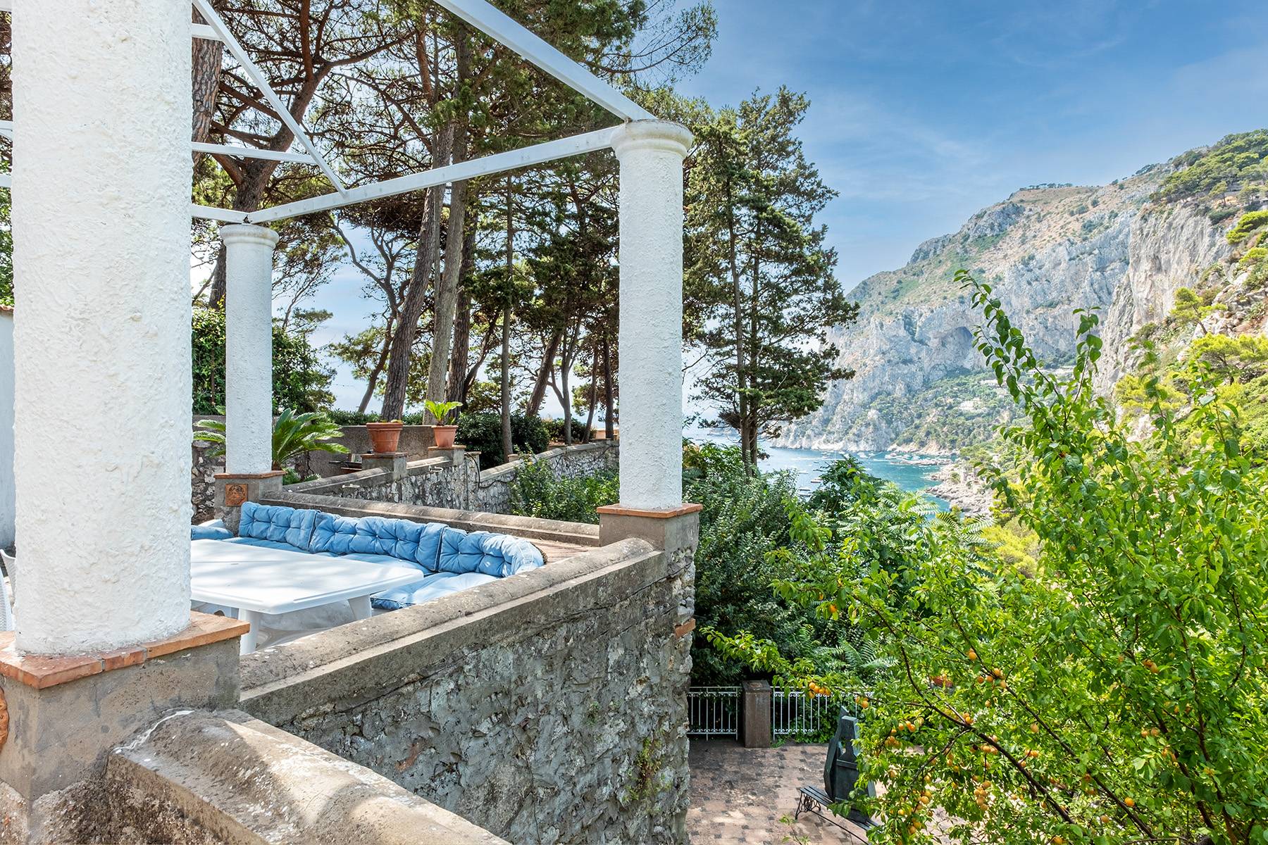 Charming villa in private location 
