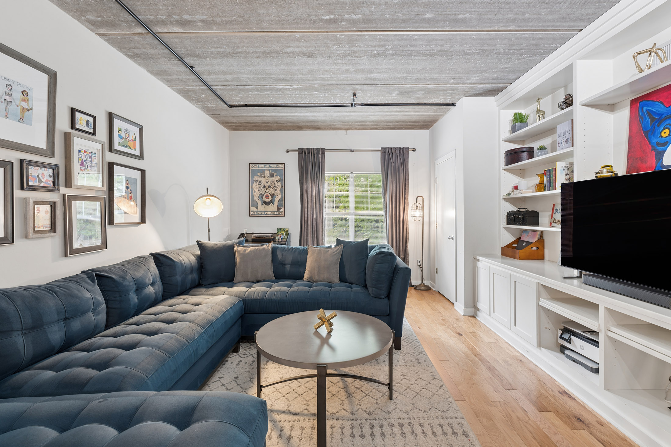  Spacious Heart-of-Midtown Condo - 物件實景