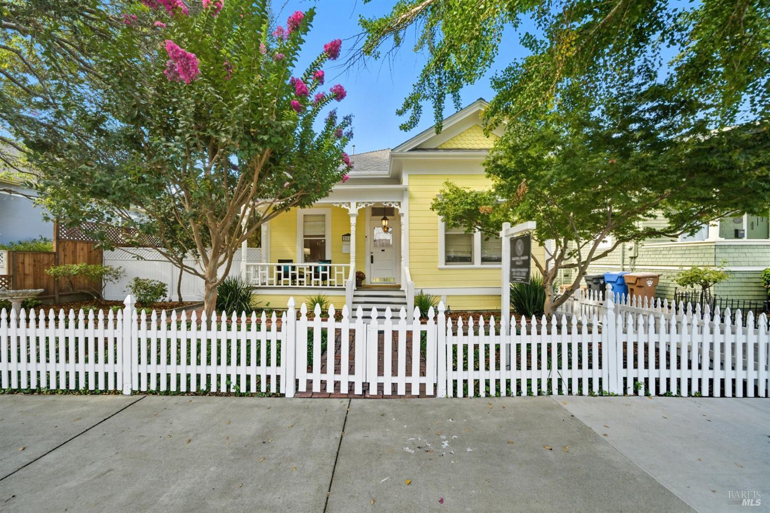 Napa, California, 94559, United States, 3 Bedrooms Bedrooms, ,4 BathroomsBathrooms,Residential,For Sale,1947043