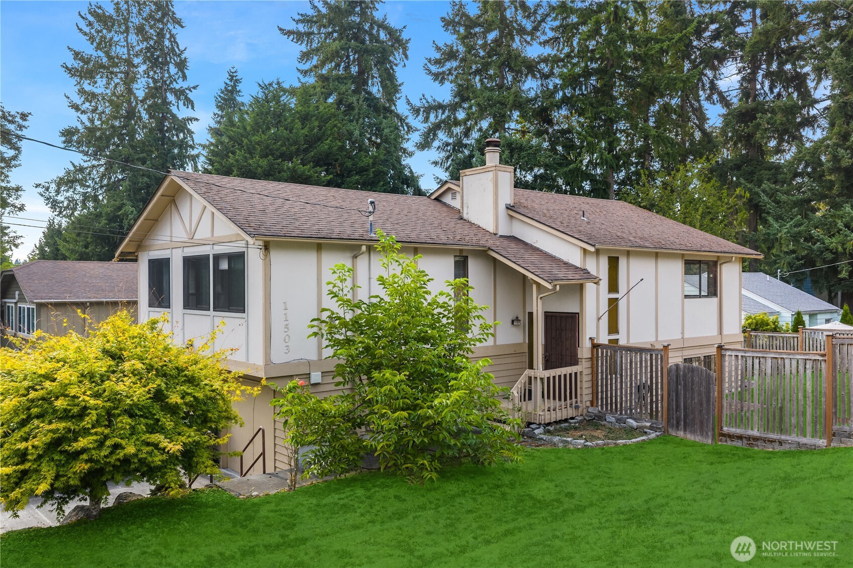 Seattle, Washington, 98125, United States, 4 Bedrooms Bedrooms, ,2 BathroomsBathrooms,Residential,For Sale,1934622