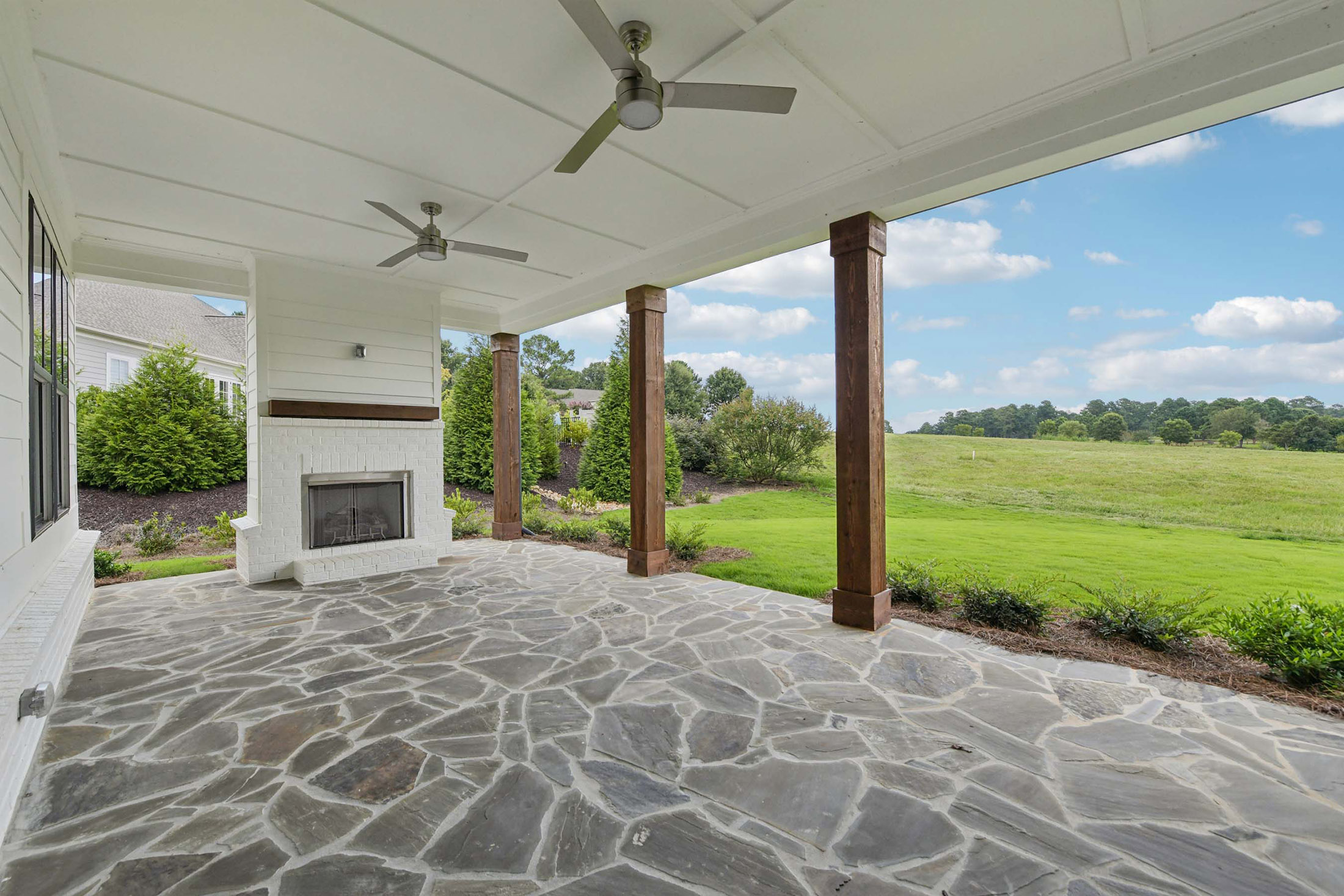  Stunning New Home by Green Park Homes in Sought-after Cuscowilla Community - 物件實景