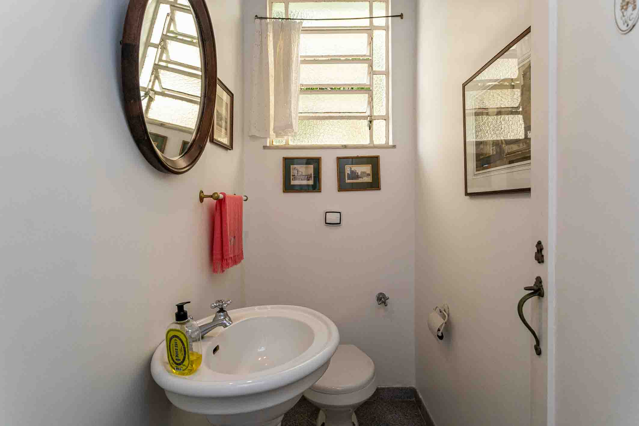  Spacious residence on a quiet street with landscaped garden - 物件實景