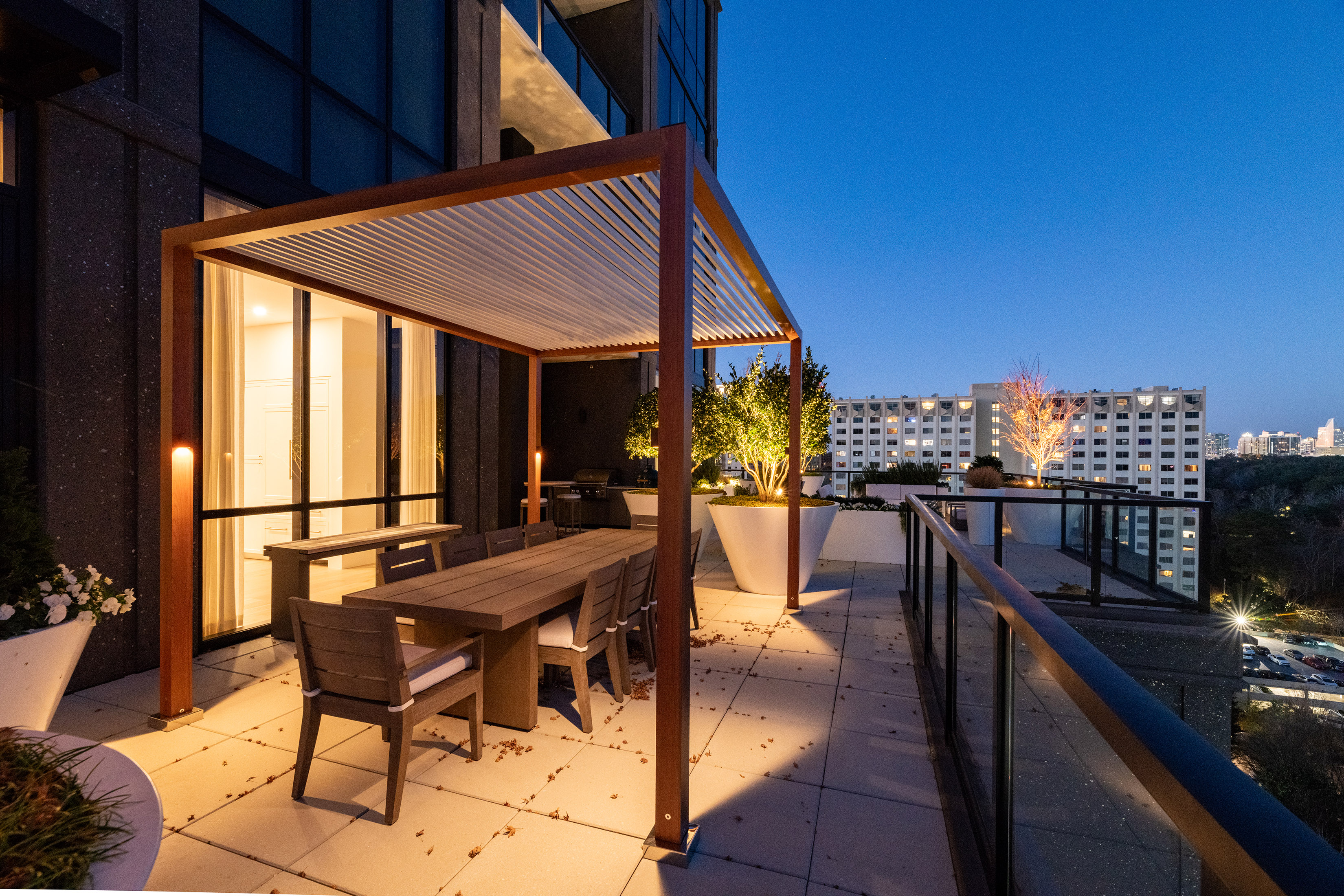  Stunning Fully Furnished Penthouse with the Largest Outdoor Terrace - 物件實景
