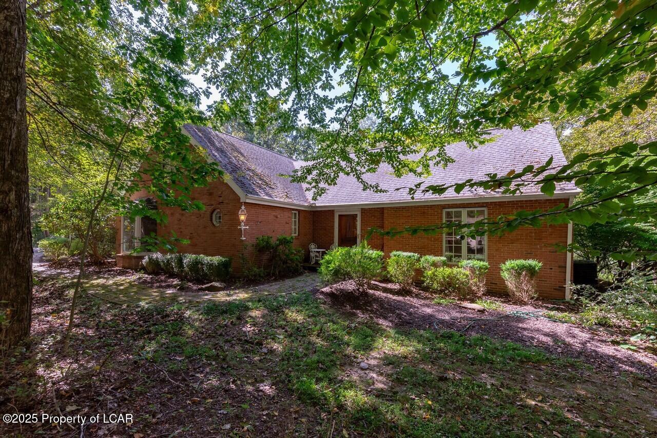 Dallas, Pennsylvania, 18612, United States, 5 Bedrooms Bedrooms, ,3 BathroomsBathrooms,Residential,For Sale,2006135