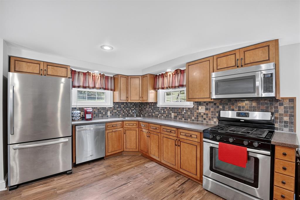 Chester, New York, 10918, United States, 3 Bedrooms Bedrooms, ,2 BathroomsBathrooms,Residential,For Sale,1975527