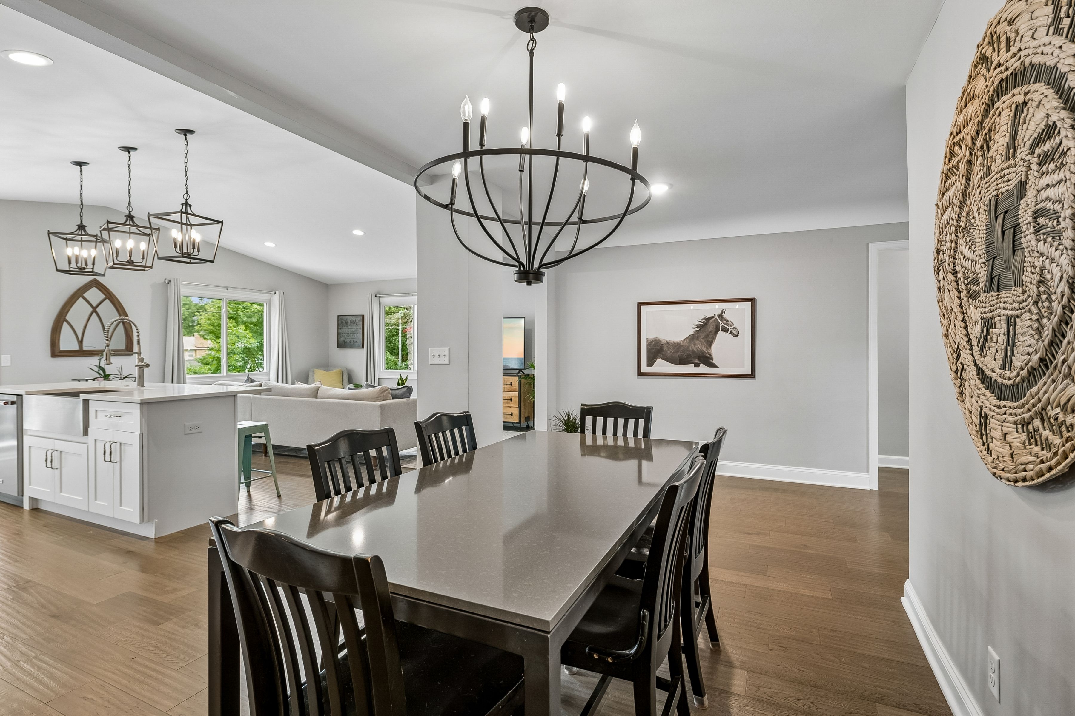  Beautifully Renovated in Coveted Chowen Park - 物件實景