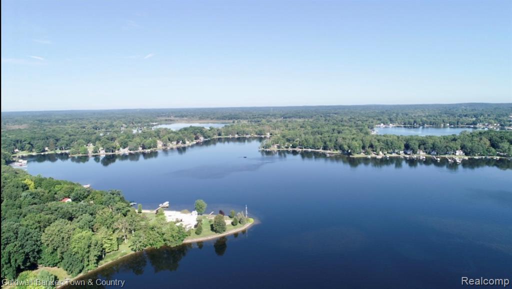 Whitmore Lake, Michigan, 48189, United States, 3 Bedrooms Bedrooms, ,2 BathroomsBathrooms,Residential,For Sale,1925473