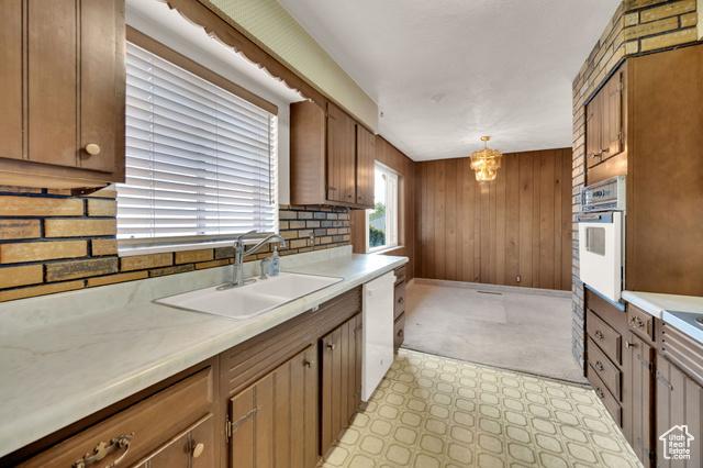 Bountiful, Utah, 84010, United States, 6 Bedrooms Bedrooms, ,2 BathroomsBathrooms,Residential,For Sale,1979847