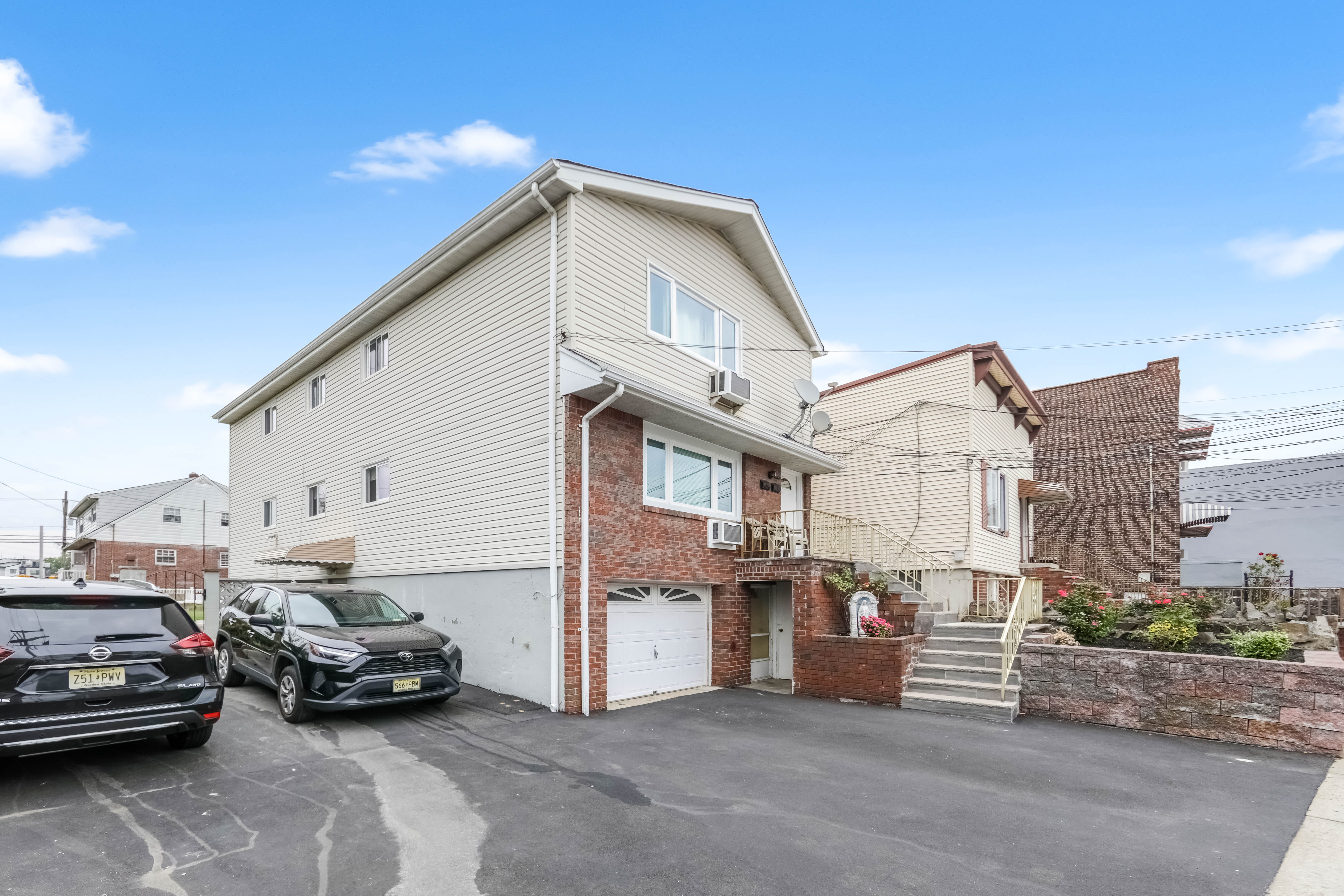 Cliffside Park, New Jersey, 07010, United States, 3 Bedrooms Bedrooms, ,1 BathroomBathrooms,Residential,For Sale,1982827