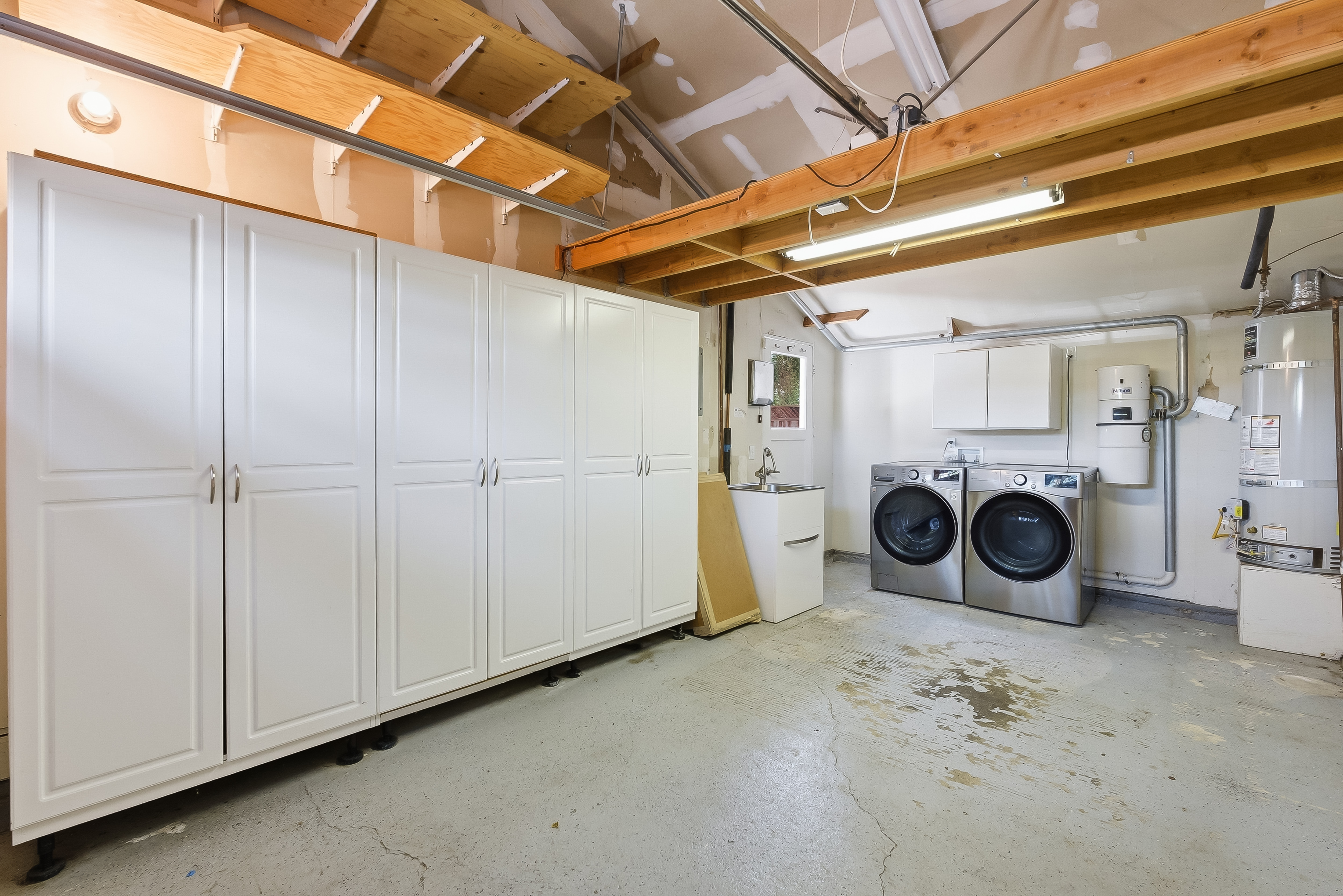  Modern Comfort & Backyard Bliss in North Fair Oaks - 物件實景