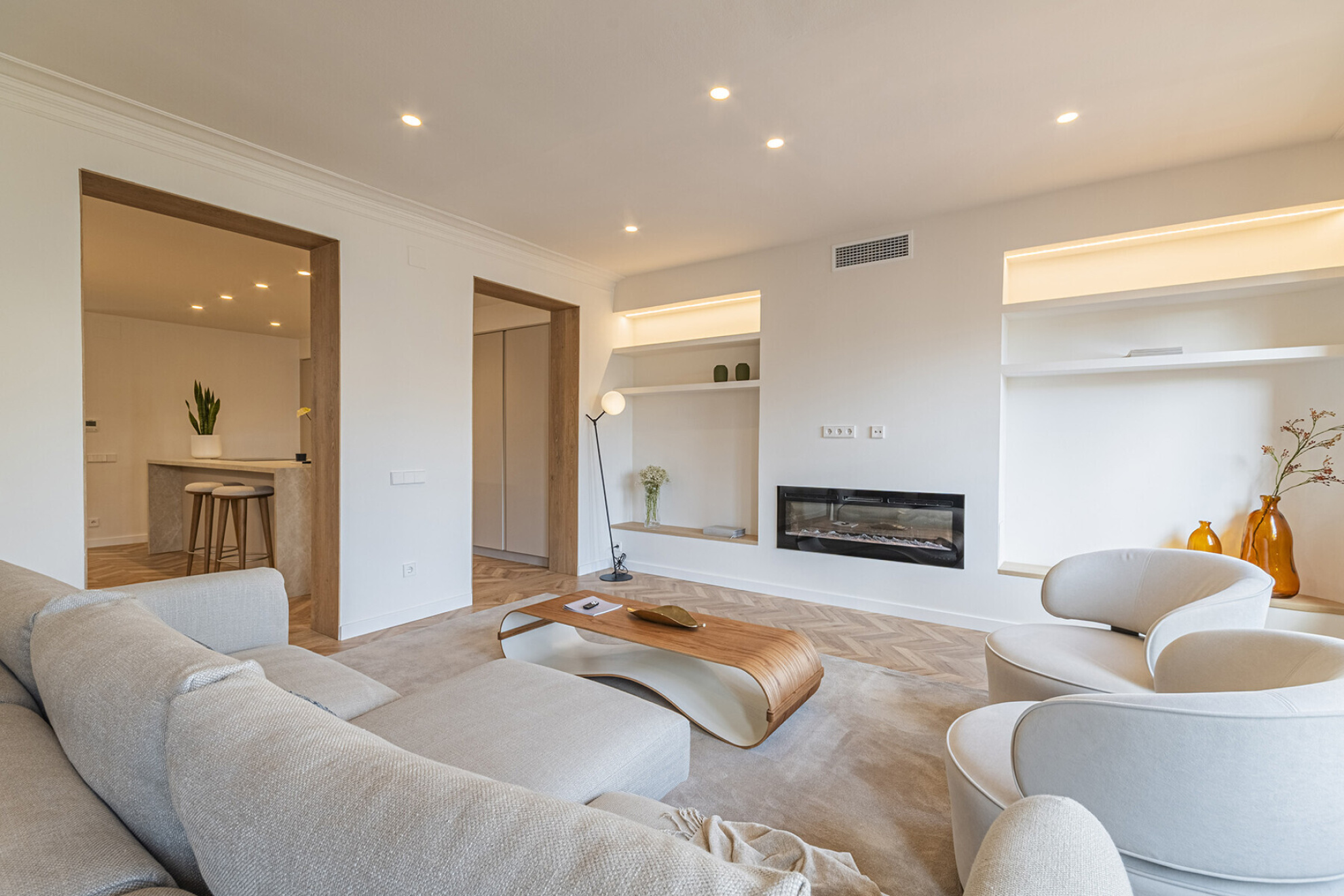  Exclusive brand new property in Girona pedestrian street in Quadrat d