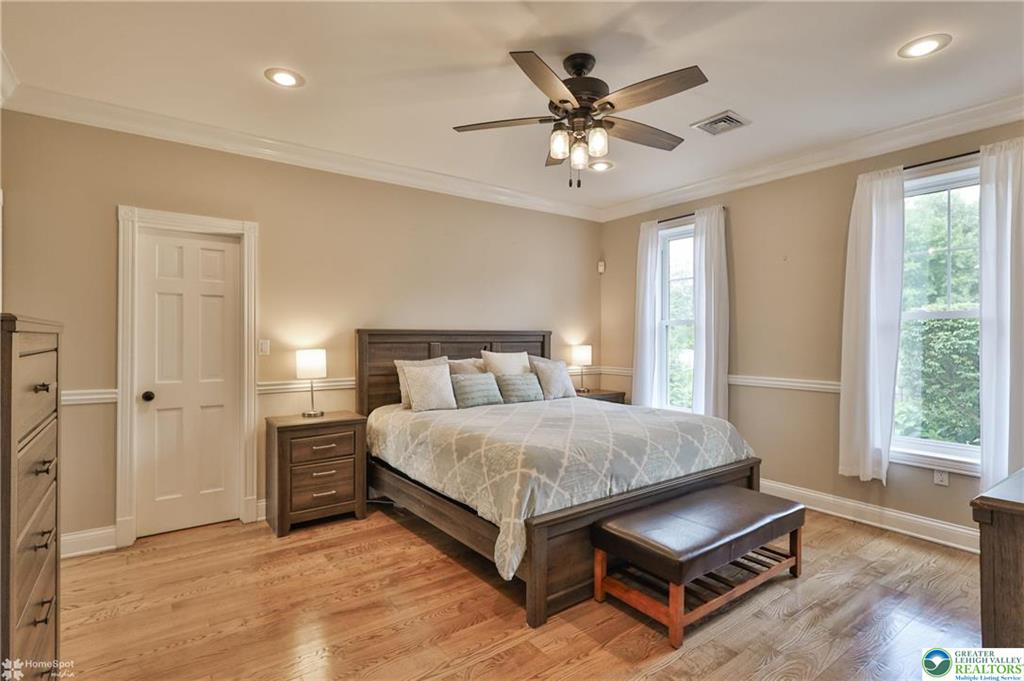Stroudsburg, Pennsylvania, 18360-6926, United States, 7 Bedrooms Bedrooms, ,4 BathroomsBathrooms,Residential,For Sale,1904497