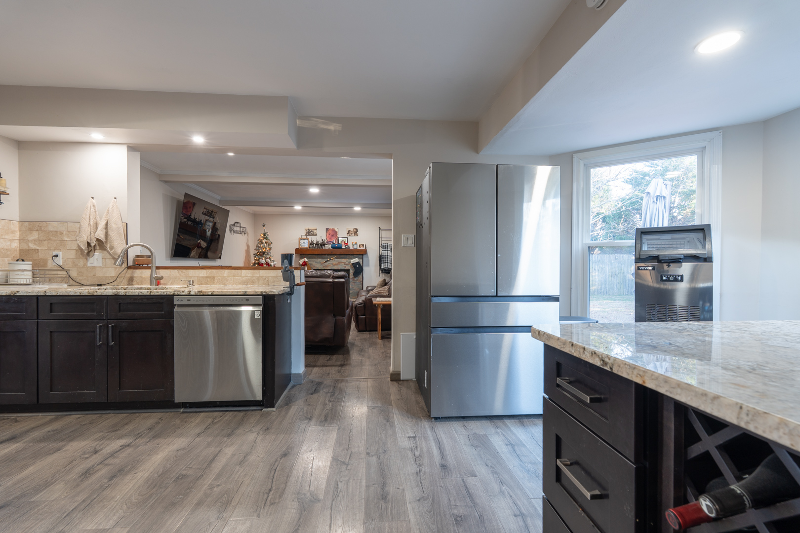 Virginia Beach, Virginia, 23454, United States, 4 Bedrooms Bedrooms, ,3 BathroomsBathrooms,Residential,For Sale,2006012