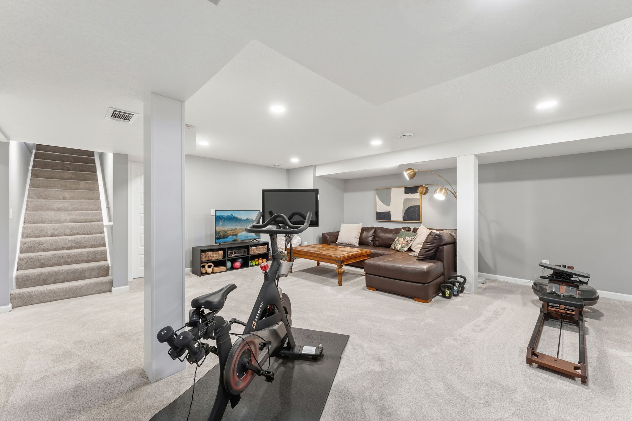  Stylish Renovation Meets Classic Charm - 物件實景