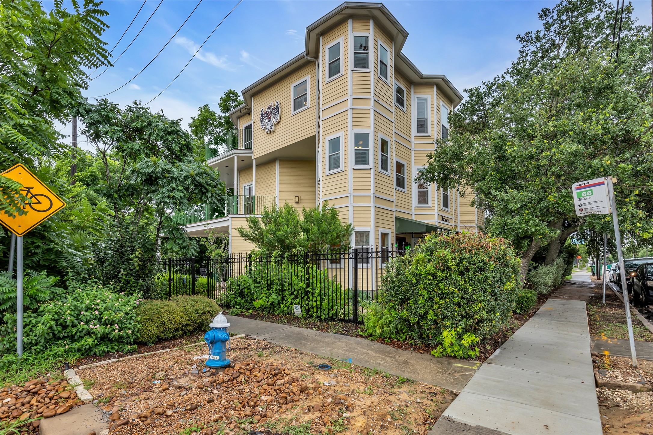 3201 White Oak Drive - 物件實景