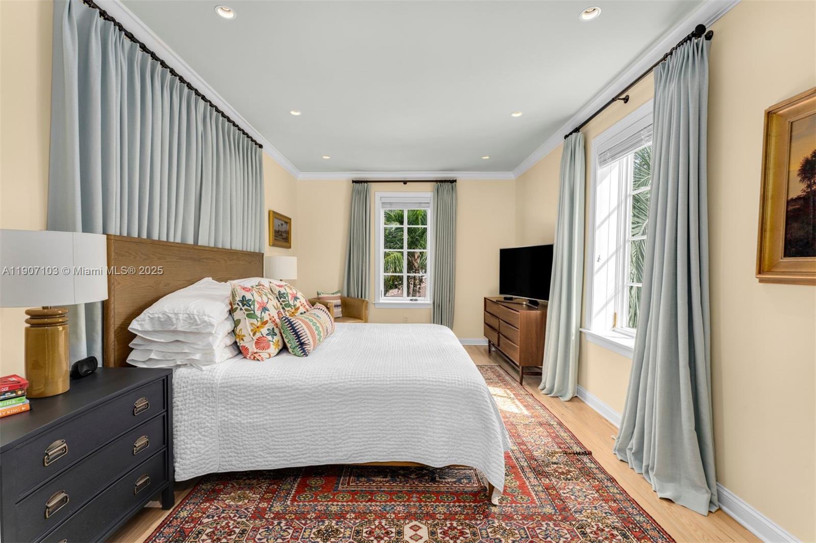 Coral Gables, Florida, 33146, United States, 3 Bedrooms Bedrooms, ,4 BathroomsBathrooms,Residential,For Sale,1992032