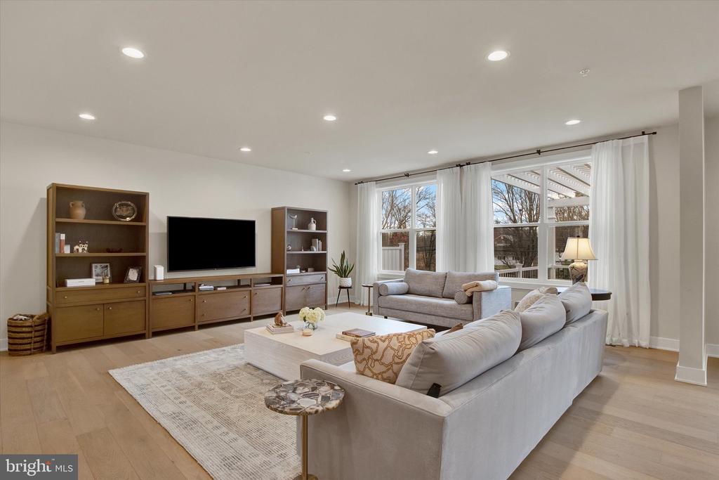 Doylestown, Pennsylvania, 18901, United States, 3 Bedrooms Bedrooms, ,3 BathroomsBathrooms,Residential,For Sale,1993457