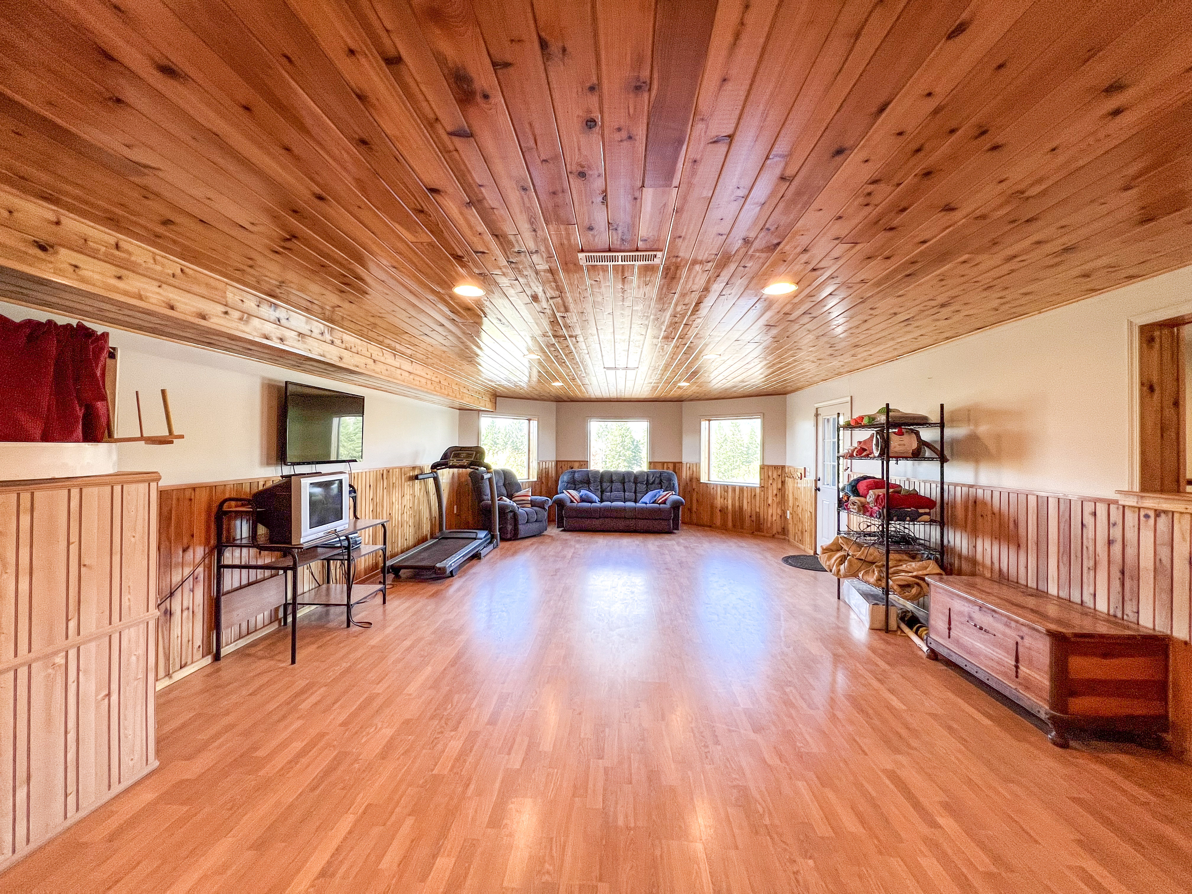 Kettle Falls, Washington, 99141, United States, 4 Bedrooms Bedrooms, ,4 BathroomsBathrooms,Residential,For Sale,1984366