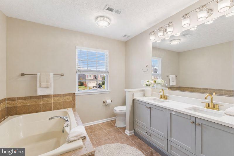 Aberdeen, Maryland, 21001, United States, 6 Bedrooms Bedrooms, ,4 BathroomsBathrooms,Residential,For Sale,1989015