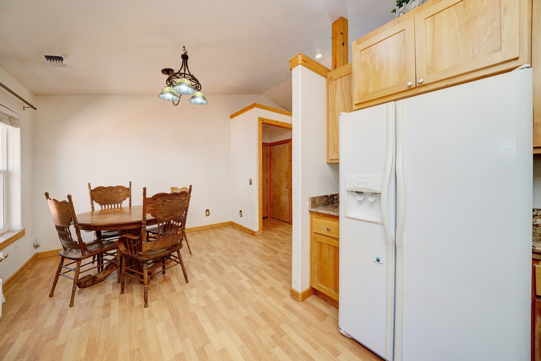  Affordable Home in the Heart of Portola, CA - 物件實景
