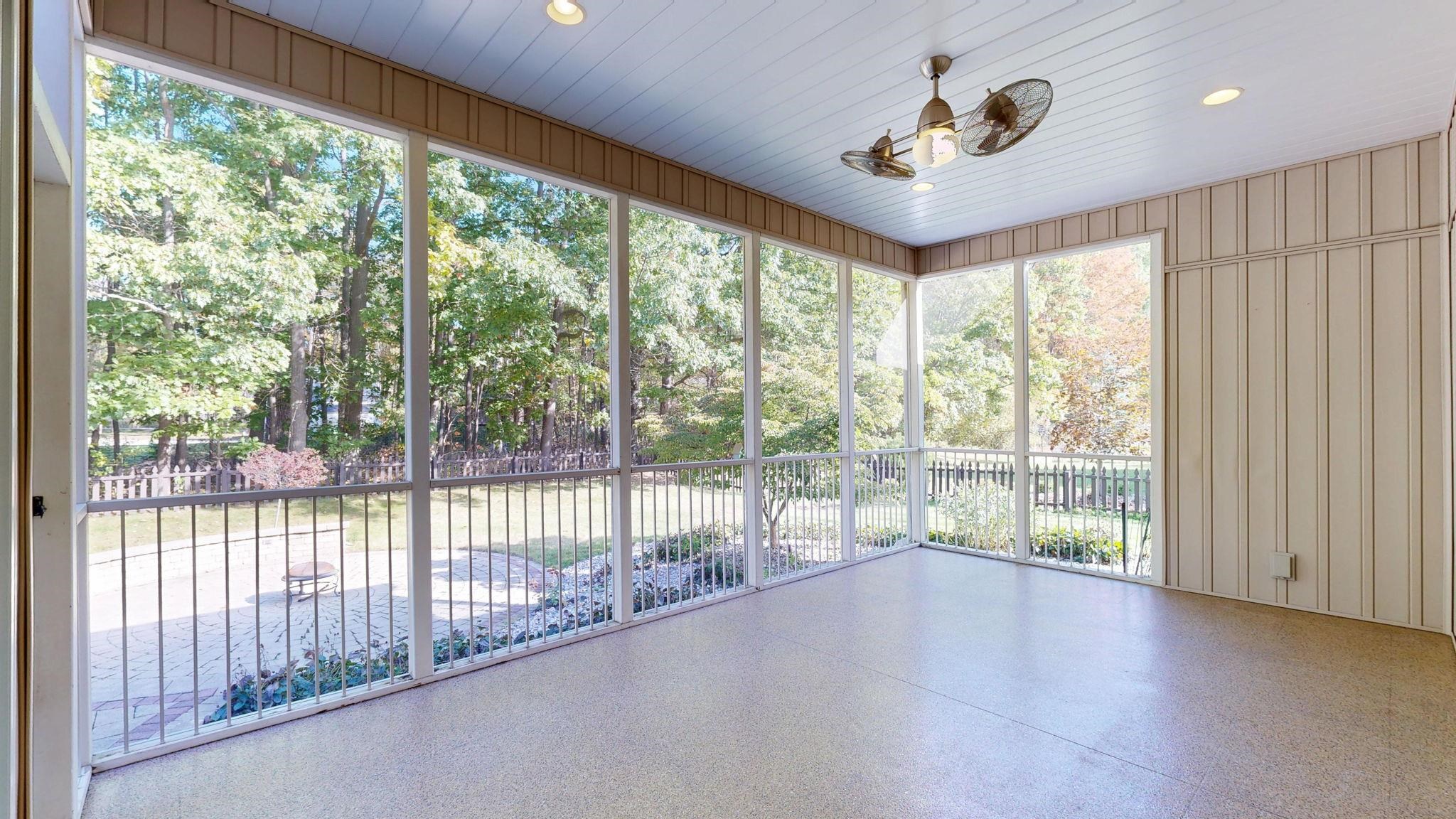 Midland, Michigan, 48642, United States, 3 Bedrooms Bedrooms, ,3 BathroomsBathrooms,Residential,For Sale,1977792