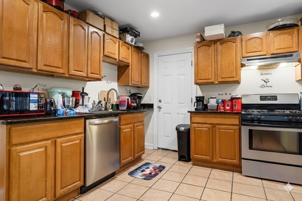 Boston, Massachusetts, 02124, United States, 11 Bedrooms Bedrooms, ,3 BathroomsBathrooms,Residential,For Sale,1978418