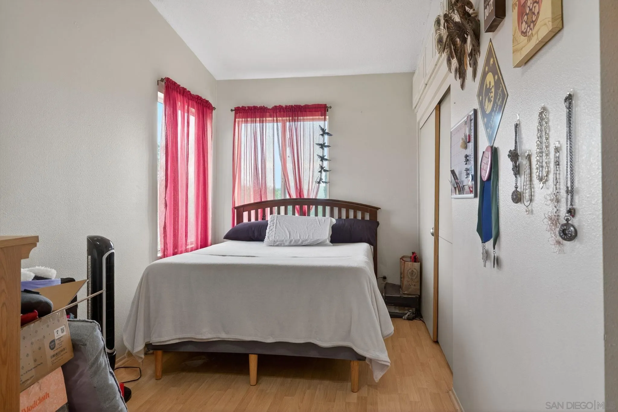 Camarillo, California, 93010, United States, 5 Bedrooms Bedrooms, ,4 BathroomsBathrooms,Residential,For Sale,2001849