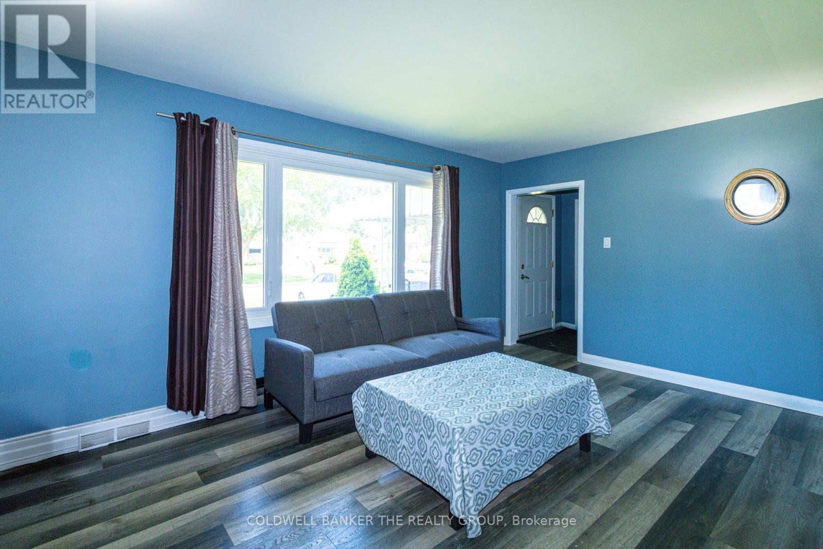 LONDON EAST (EAST H), Ontario, N5W 4X8, CA, 6 Bedrooms Bedrooms, ,2 BathroomsBathrooms,Residential,For Sale,1913385