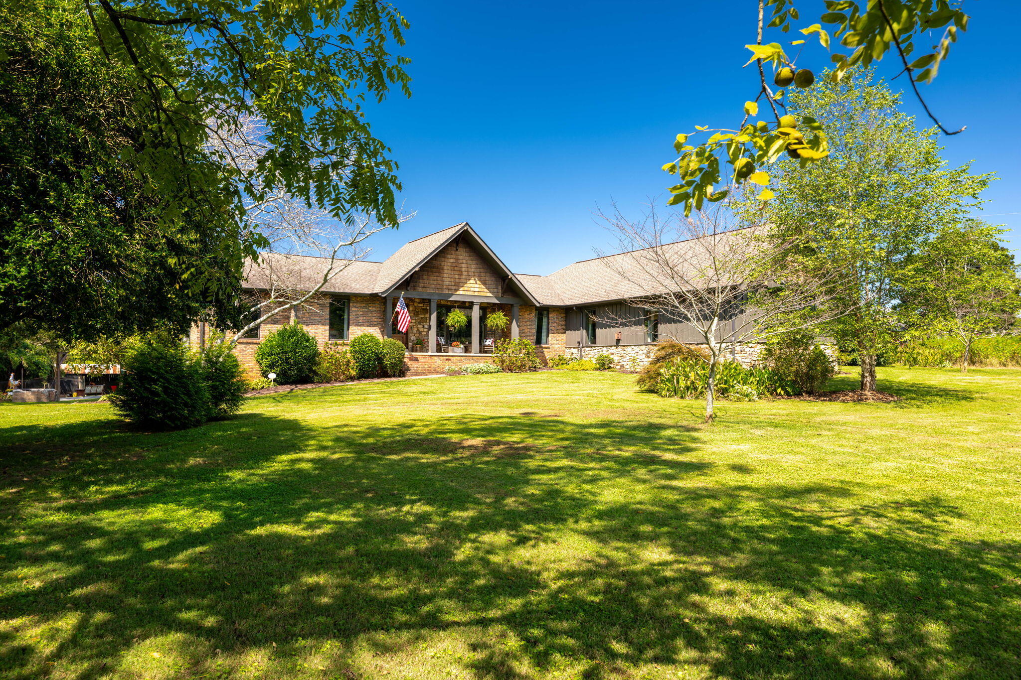 Harrison, Tennessee, 37341, United States, 4 Bedrooms Bedrooms, ,4 BathroomsBathrooms,Residential,For Sale,1951177