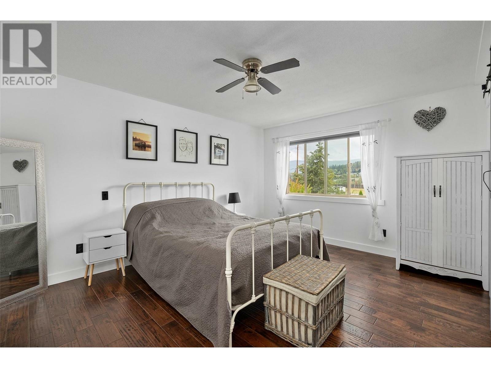 KELOWNA, British Columbia, V1P 1N8, CA, 6 Bedrooms Bedrooms, ,4 BathroomsBathrooms,Residential,For Sale,1837090