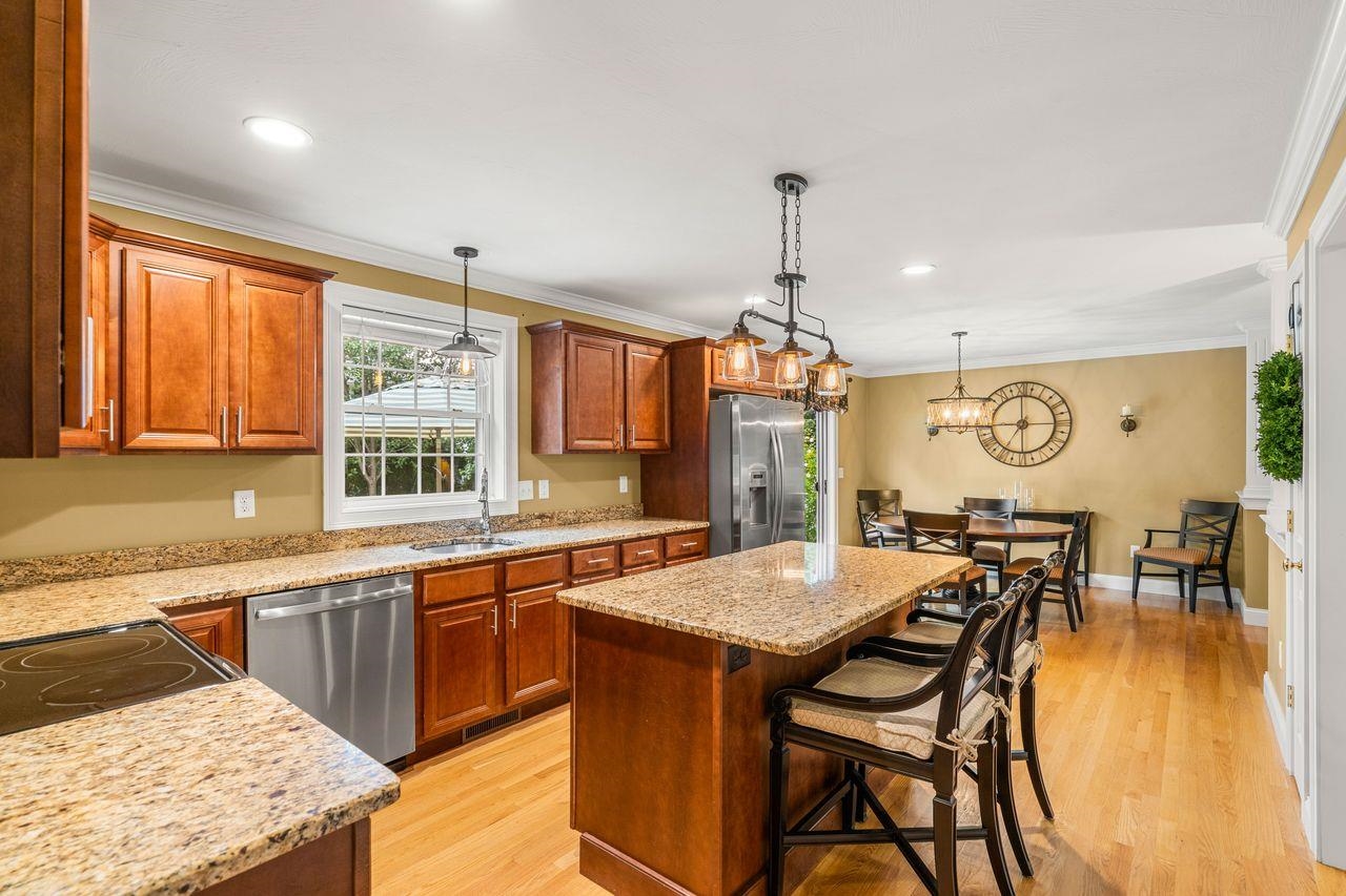 Manchester, New Hampshire, 03104, United States, 4 Bedrooms Bedrooms, ,3 BathroomsBathrooms,Residential,For Sale,1934324