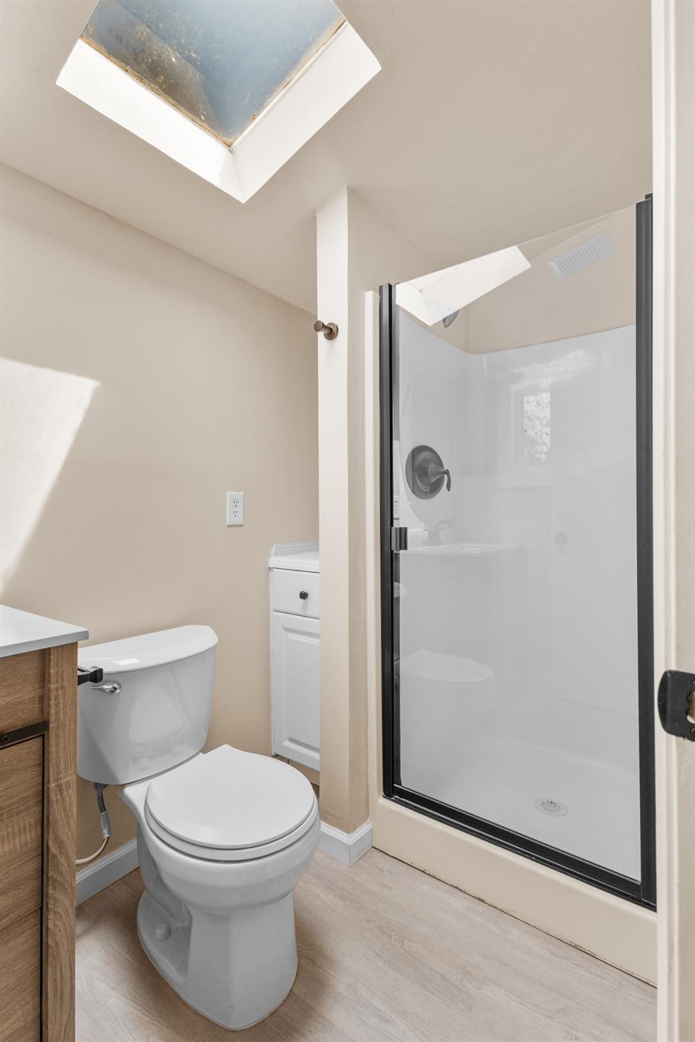 Roseville, California, 95678, United States, 3 Bedrooms Bedrooms, ,2 BathroomsBathrooms,Residential,For Sale,1923515