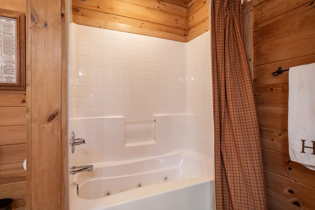 Mineral Bluff, Georgia, 30559, United States, 3 Bedrooms Bedrooms, ,3 BathroomsBathrooms,Residential,For Sale,1986292