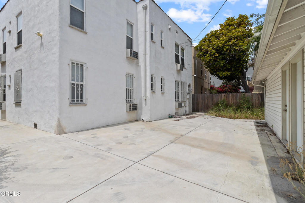 Los Angeles, California, 90035, United States, ,Residential,For Sale,1691195