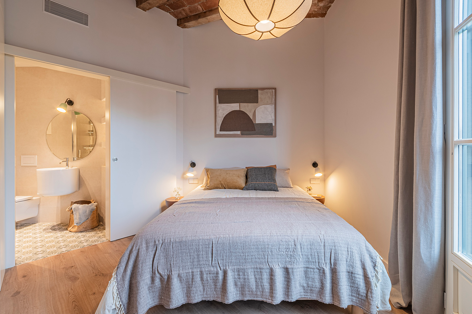  Renovated corner apartment with lots of natural light - 物件實景