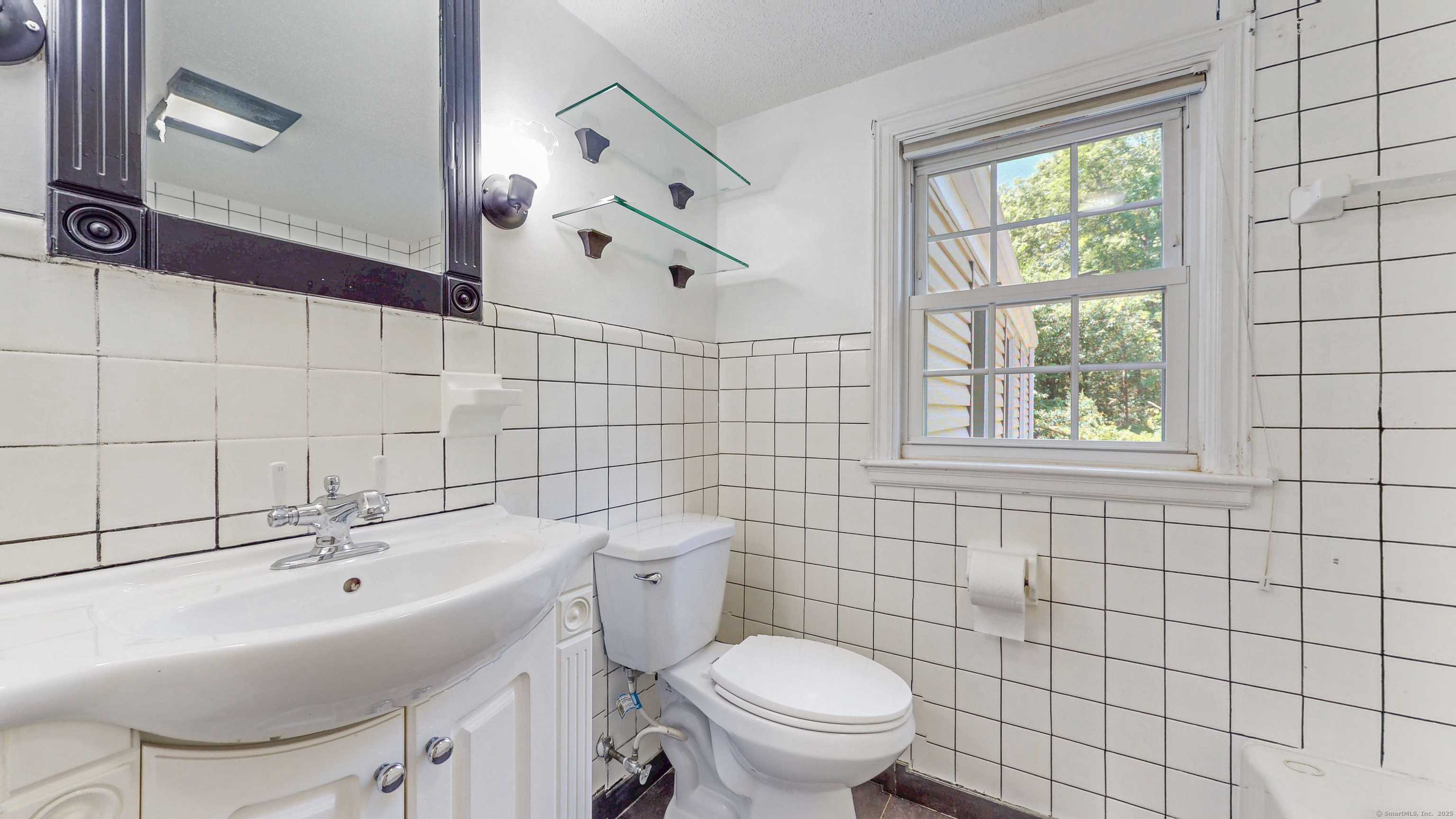 West Hartford, Connecticut, 06107, United States, 5 Bedrooms Bedrooms, ,3 BathroomsBathrooms,Residential,For Sale,1876446