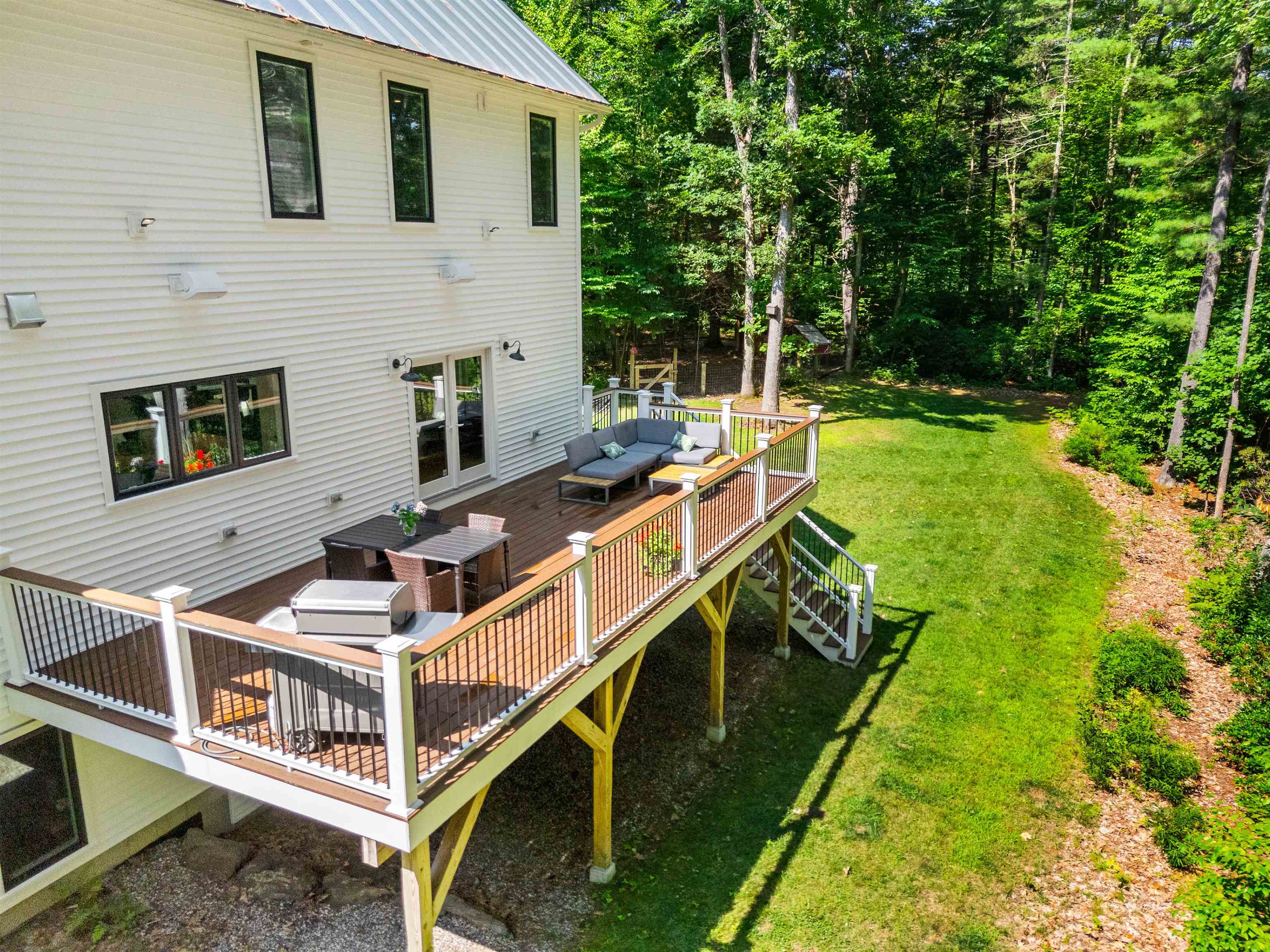 Hollis, New Hampshire, 03049, United States, 3 Bedrooms Bedrooms, ,3 BathroomsBathrooms,Residential,For Sale,1907073