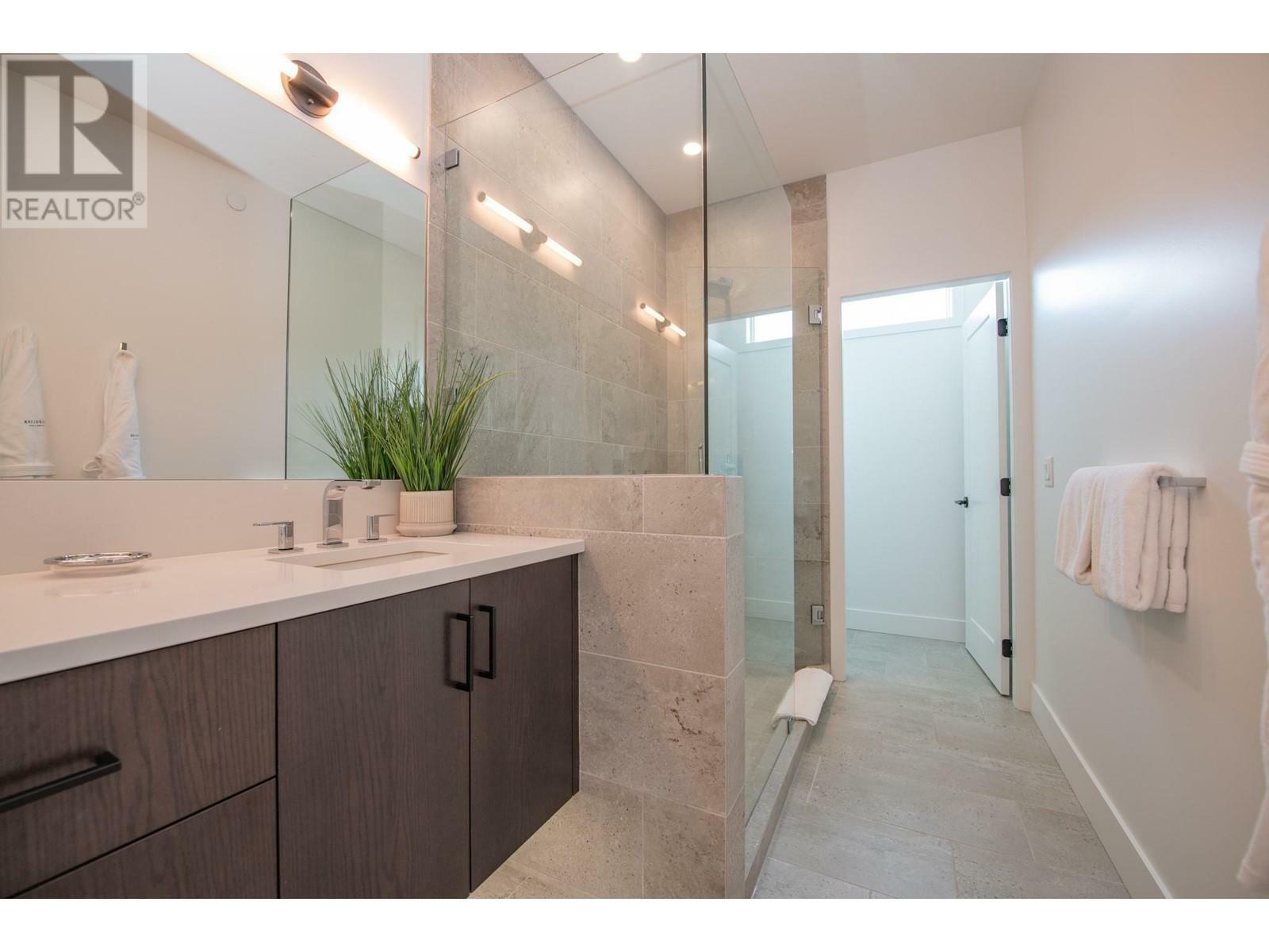 VERNON, British Columbia, V1H 0A5, CA, 4 Bedrooms Bedrooms, ,3 BathroomsBathrooms,Residential,For Sale,1839101