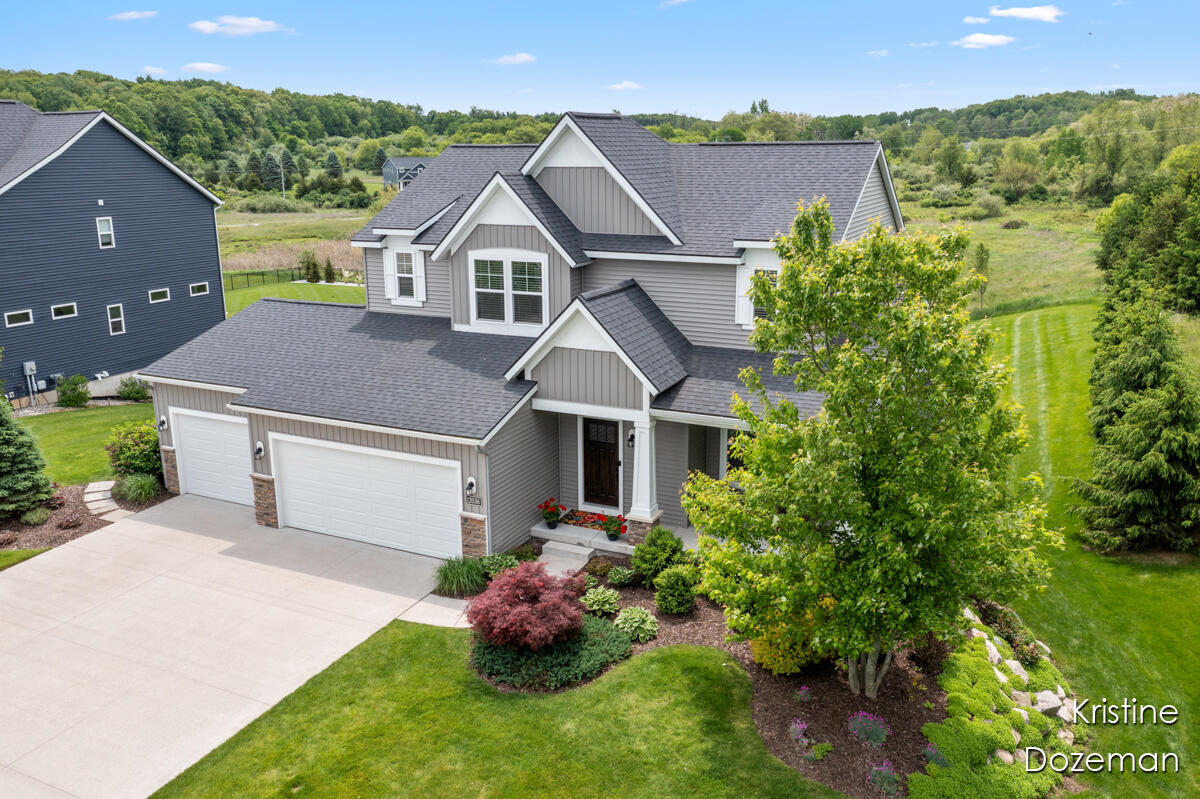 Lowell, Michigan, 49331, United States, 5 Bedrooms Bedrooms, ,4 BathroomsBathrooms,Residential,For Sale,1848158