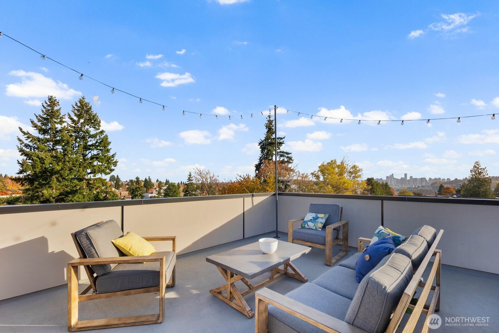 Seattle, Washington, 98103, United States, 3 Bedrooms Bedrooms, ,2 BathroomsBathrooms,Residential,For Sale,1990926