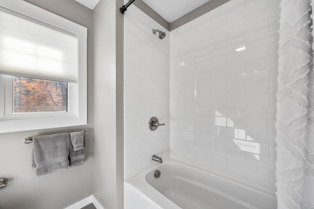 Conway, New Hampshire, 03860, United States, 4 Bedrooms Bedrooms, ,5 BathroomsBathrooms,Residential,For Sale,1991555