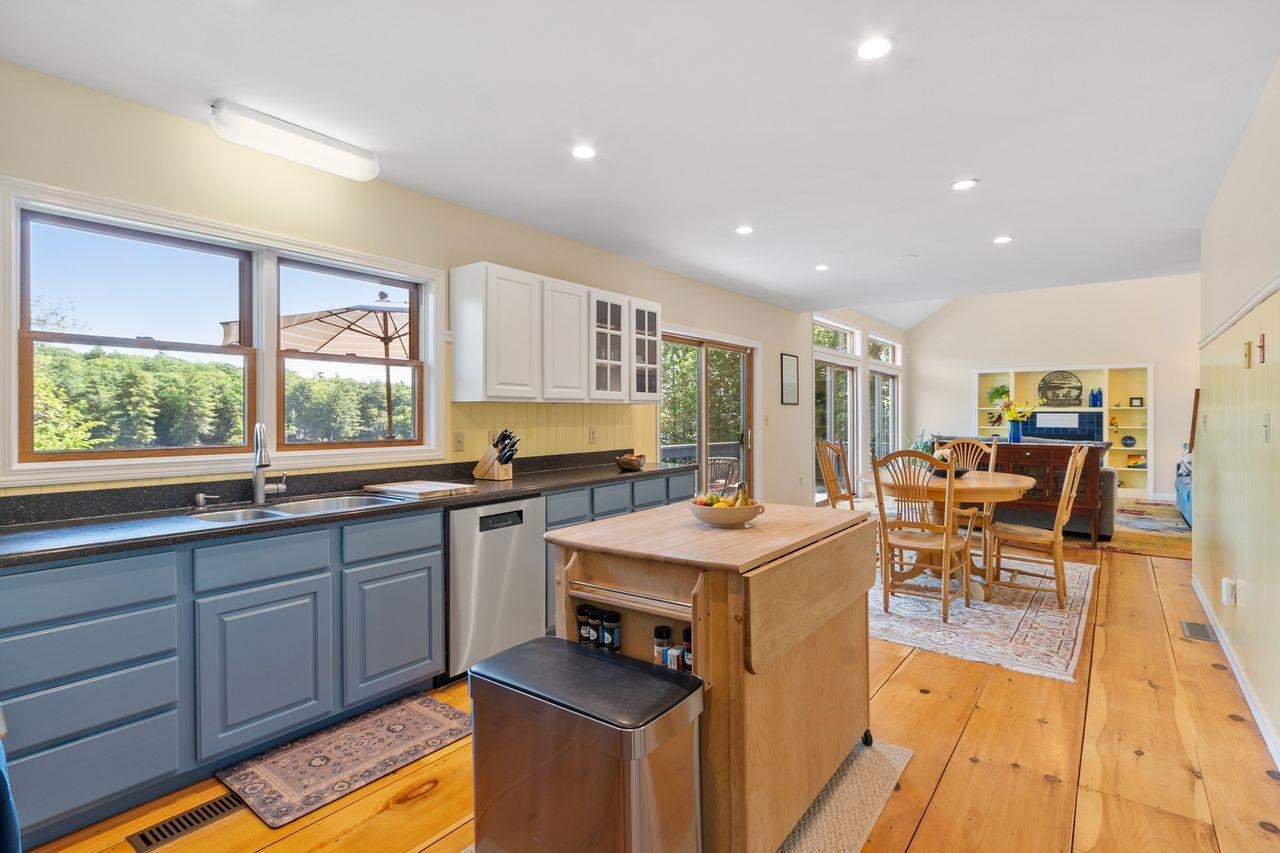Nottingham, New Hampshire, 03290, United States, 3 Bedrooms Bedrooms, ,Residential,For Sale,1866436