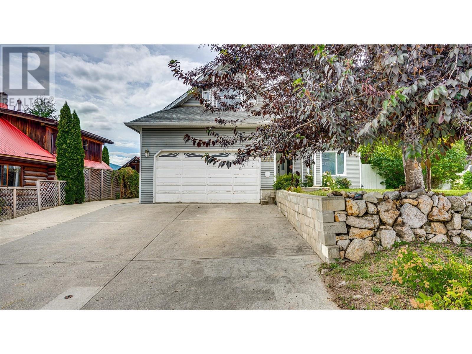 LUMBY, British Columbia, V0E 2G5, CA, 3 Bedrooms Bedrooms, ,2 BathroomsBathrooms,Residential,For Sale,1906205