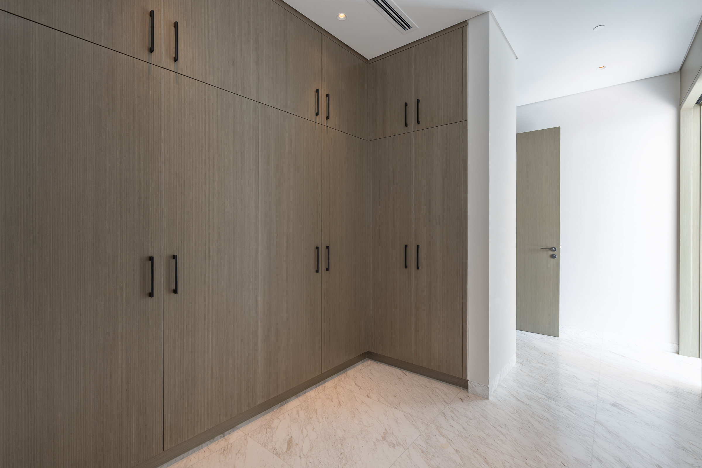  Half-Floor Penthouse in Downtown’s Opera District - 物件實景