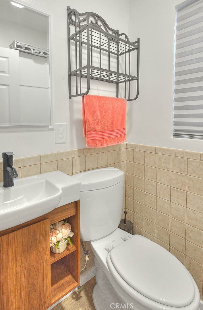 Pomona, California, 91767, United States, 3 Bedrooms Bedrooms, ,2 BathroomsBathrooms,Residential,For Sale,1978671