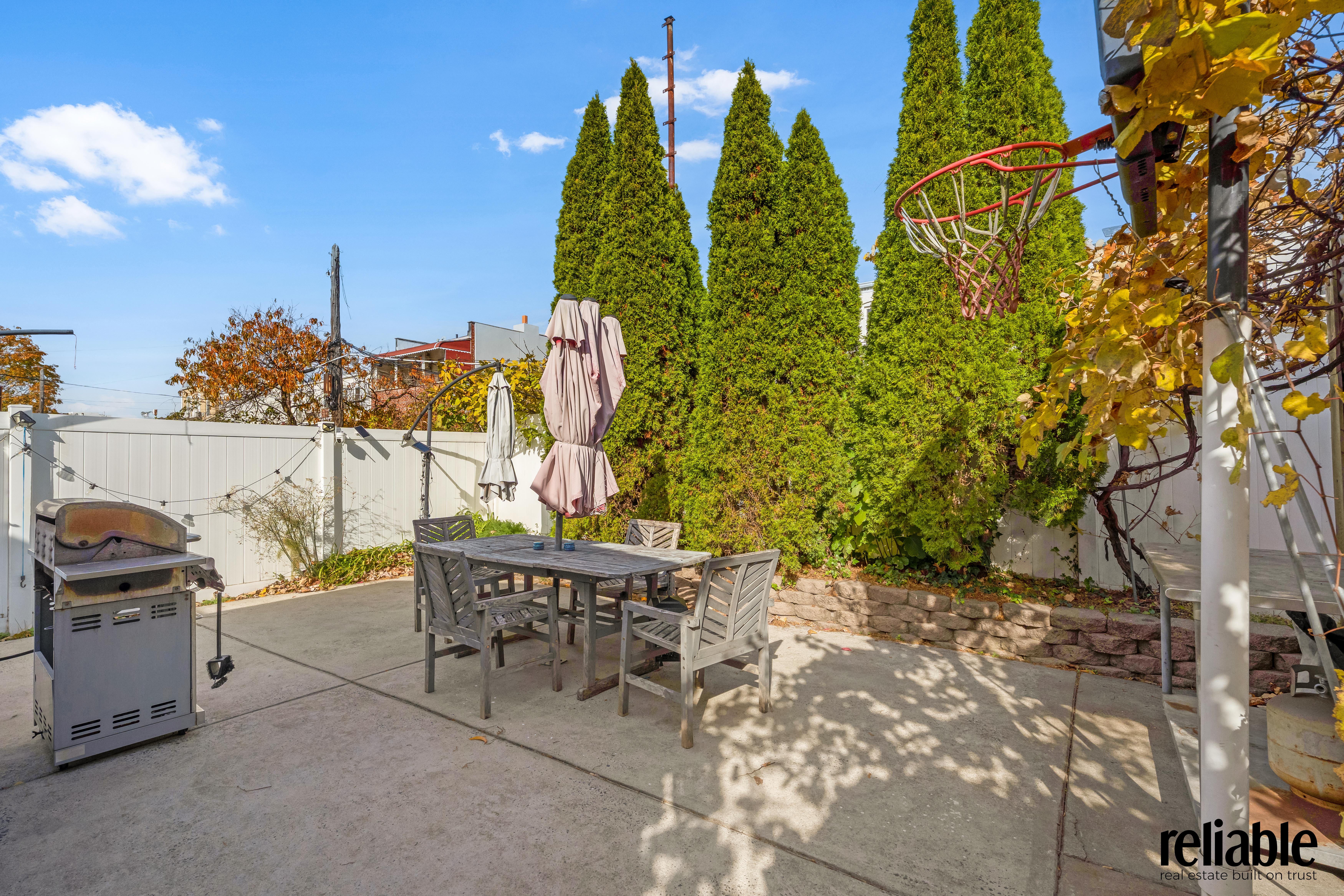 Brooklyn, New York, 11228, United States, 6 Bedrooms Bedrooms, ,3 BathroomsBathrooms,Residential,For Sale,1991049