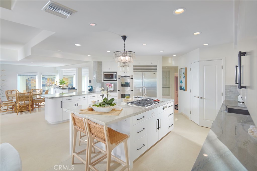 Newport Beach, California, 92661, United States, 7 Bedrooms Bedrooms, ,11 BathroomsBathrooms,Residential,For Sale,1877101